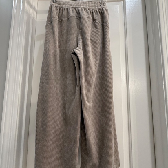 Lululemon Corduroy Riverstone 3-piece SET: Mini Skirt (6) & Jacket (4) Pant (2) - Picture 13 of 16